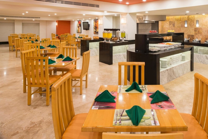 Imagen del bar/restaurante del Hotel Camino Real Saltillo. Foto 2