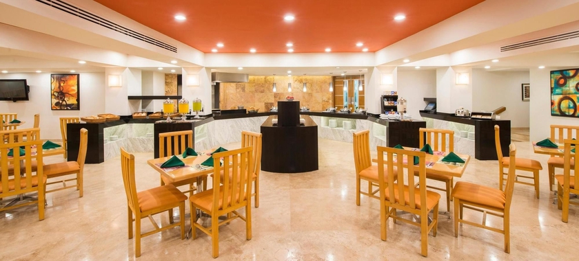 Imagen del bar/restaurante del Hotel Camino Real Saltillo. Foto 3