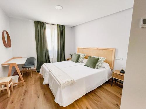 Imagen de la habitación del Hotel Camino de las Estrellas. Foto 16