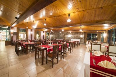 Imagen del bar/restaurante del Hotel Camkar. Foto 3