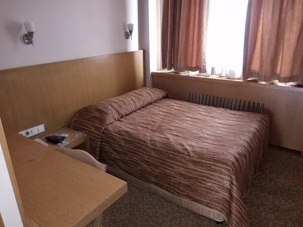 Imagen de la habitación del Hotel Camlica Otel. Foto 5