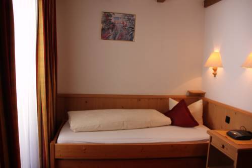 Imagen de la habitación del Hotel Camona. Foto 3