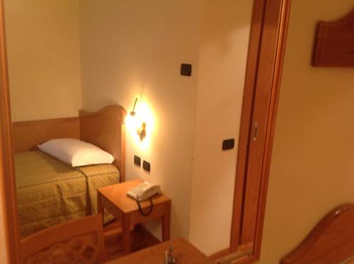 Imagen de la habitación del Hotel Camoretti. Foto 3
