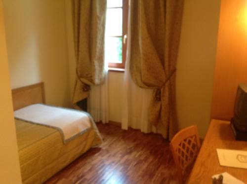 Imagen de la habitación del Hotel Camoretti. Foto 4