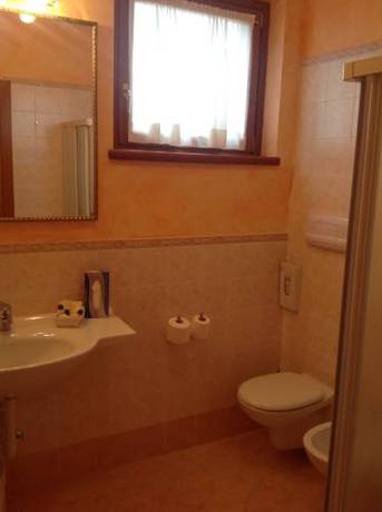 Imagen de la habitación del Hotel Camoretti. Foto 5
