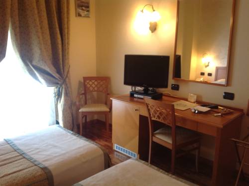 Imagen de la habitación del Hotel Camoretti. Foto 6