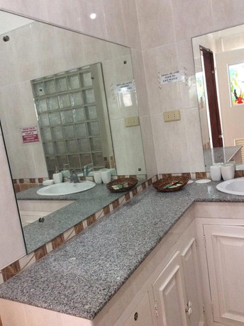 Imagen de la habitación del Hotel Camotes Flying Fish Resort. Foto 17