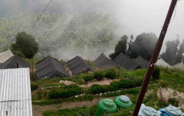Imagen general del Hotel Camp Awara Dhanaulti. Foto 8