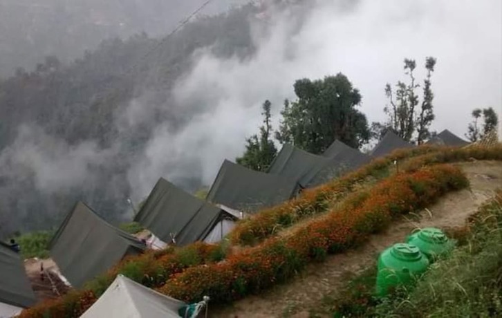 Imagen general del Hotel Camp Awara Dhanaulti. Foto 9