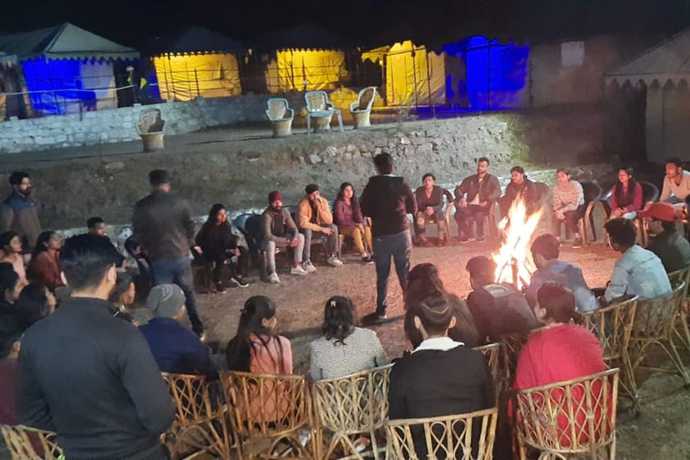 Imagen de los interiores del Hotel Camp Awara Rishikesh. Foto 12