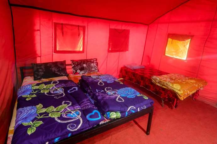 Imagen de los interiores del Hotel Camp Awara Rishikesh. Foto 14