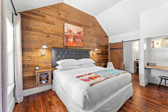Imagen de la habitación del Hotel Camp Comfort. Foto 10