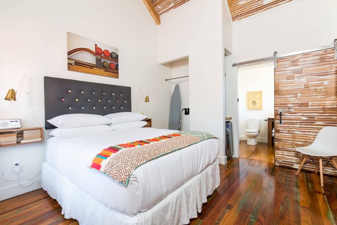 Imagen de la habitación del Hotel Camp Comfort. Foto 11