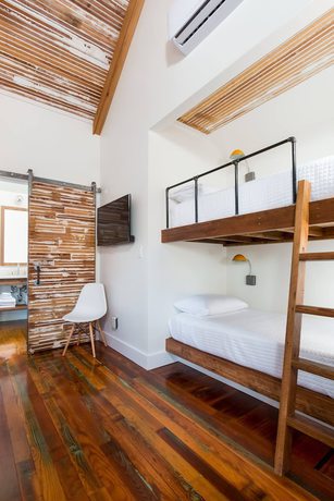 Imagen de la habitación del Hotel Camp Comfort. Foto 16
