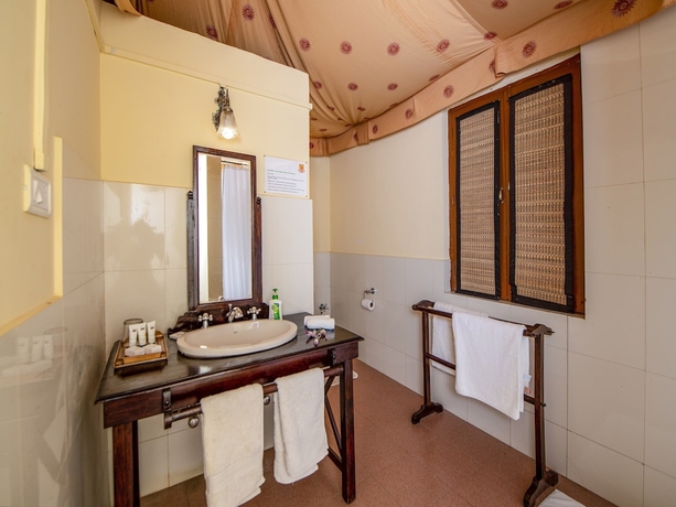 Imagen de la habitación del Hotel Camp Dev Vilas Kanha. Foto 17
