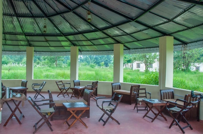 Imagen del bar/restaurante del Hotel Camp Dev Vilas Kanha. Foto 9
