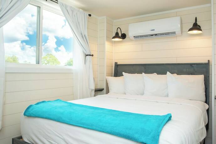 Imagen de la habitación del Hotel Camp Fimfo Waco. Foto 18