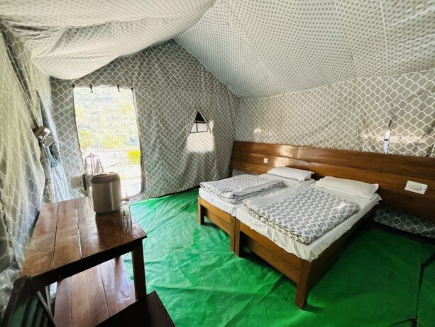 Imagen general del Hotel Camp High 5 Jayalgarh. Foto 4