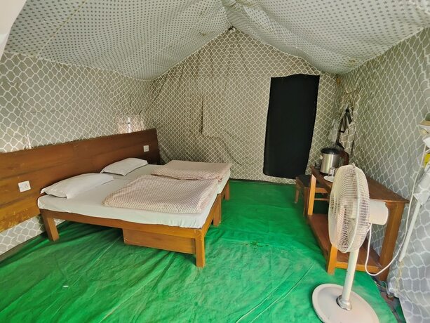 Imagen general del Hotel Camp High 5 Jayalgarh. Foto 8