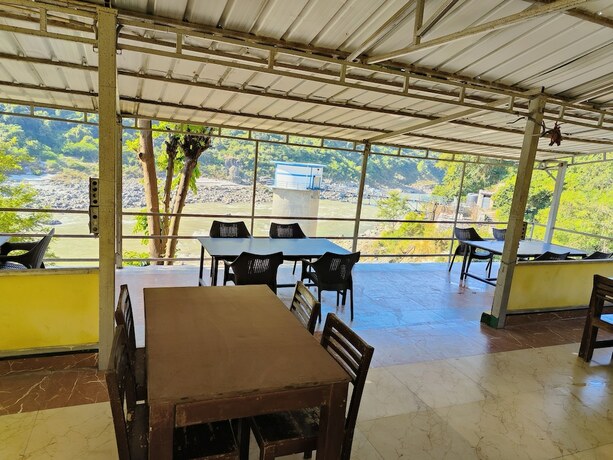 Imagen general del Hotel Camp High 5 Jayalgarh. Foto 9