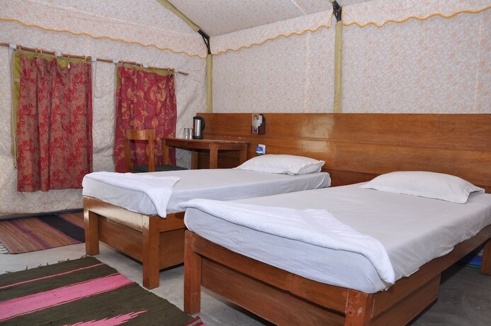 Imagen general del Hotel Camp High 5 Jayalgarh. Foto 10