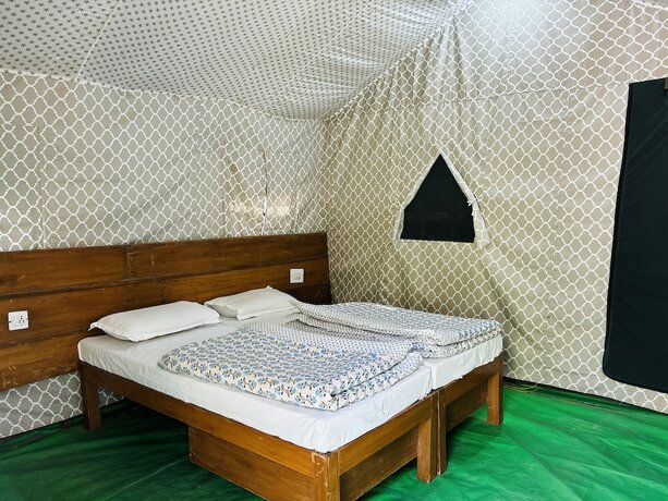 Imagen general del Hotel Camp High 5 Jayalgarh. Foto 16