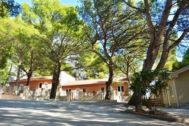 Imagen general del Hotel Camp Jure Makarska. Foto 1