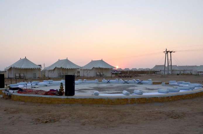Imagen de los interiores del Hotel Camp Paradise. Foto 7