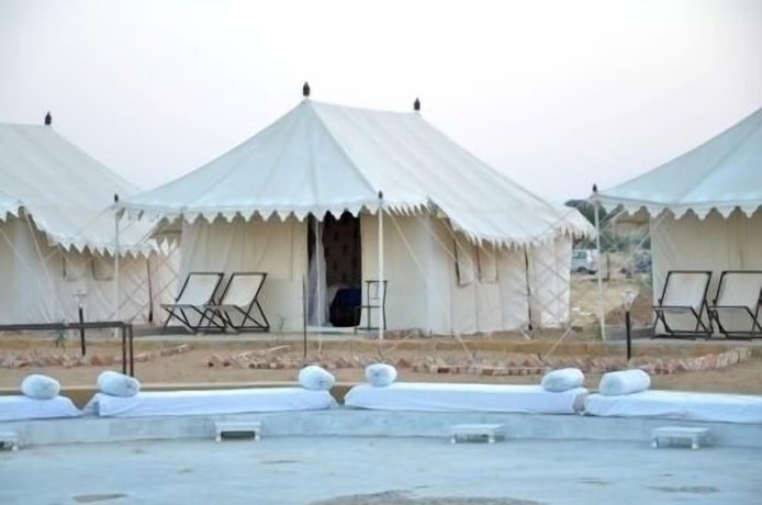 Imagen de los interiores del Hotel Camp Paradise. Foto 8