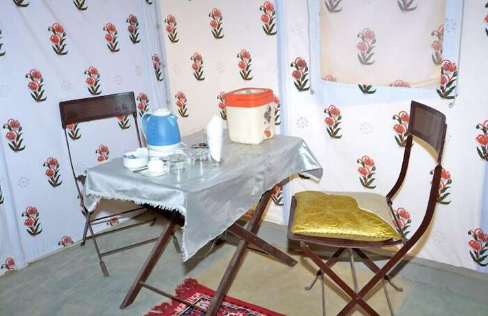 Imagen de los interiores del Hotel Camp Paradise. Foto 11