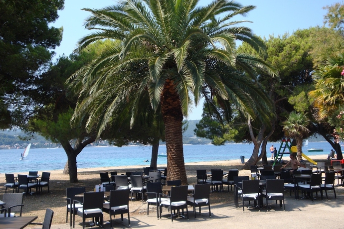 Imagen del bar/restaurante del Hotel Camp Perna. Foto 2