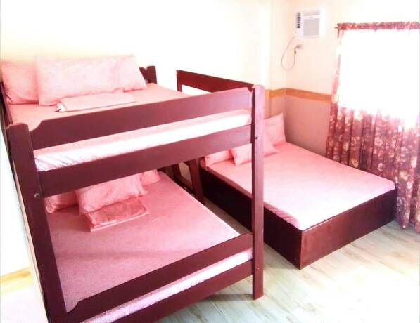 Imagen de la habitación del Hotel Camp Rofelio Surfing Beach Resort. Foto 13