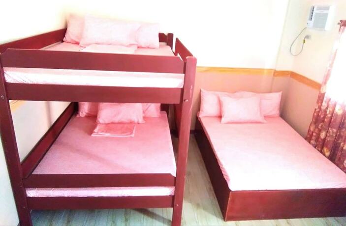 Imagen de la habitación del Hotel Camp Rofelio Surfing Beach Resort. Foto 15