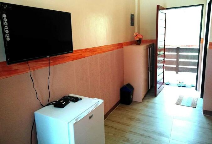 Imagen de la habitación del Hotel Camp Rofelio Surfing Beach Resort. Foto 16