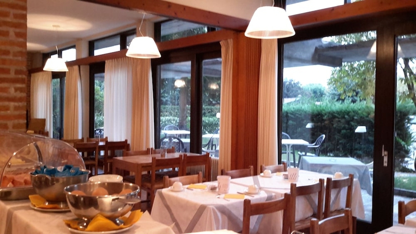 Imagen del bar/restaurante del Hotel Campagna. Foto 7