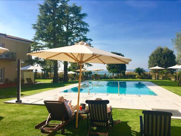Imagen de la piscina del Hotel Campagnola, Cisano. Foto 20