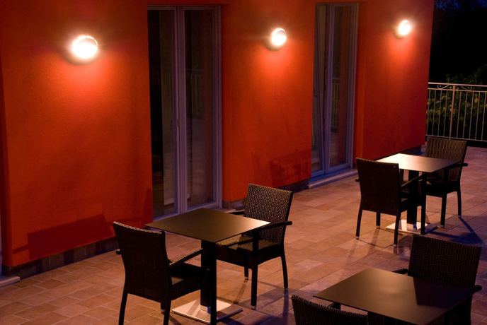 Imagen del bar/restaurante del Hotel Campagnola, Navene. Foto 9