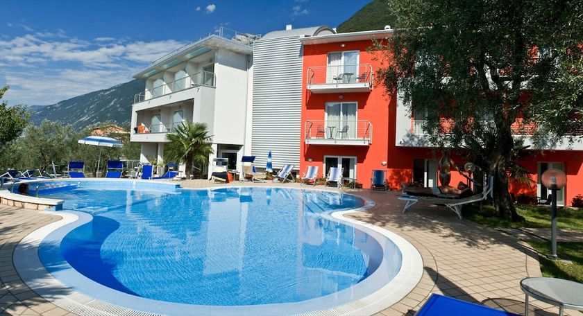 Imagen de la piscina del Hotel Campagnola, Navene. Foto 20