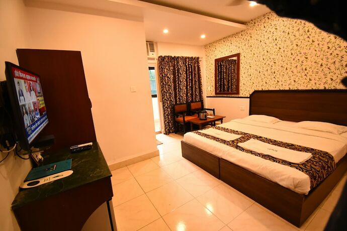 Imagen general del Hotel Campal. Foto 4