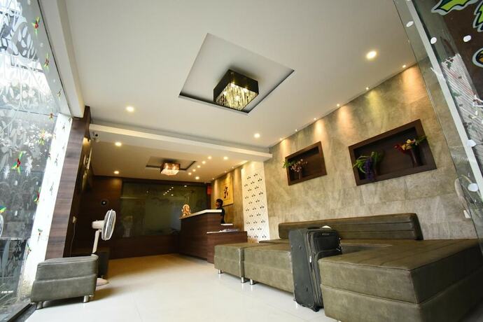 Imagen general del Hotel Campal. Foto 8