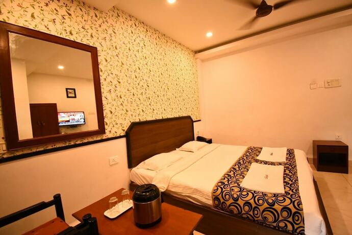 Imagen general del Hotel Campal. Foto 10