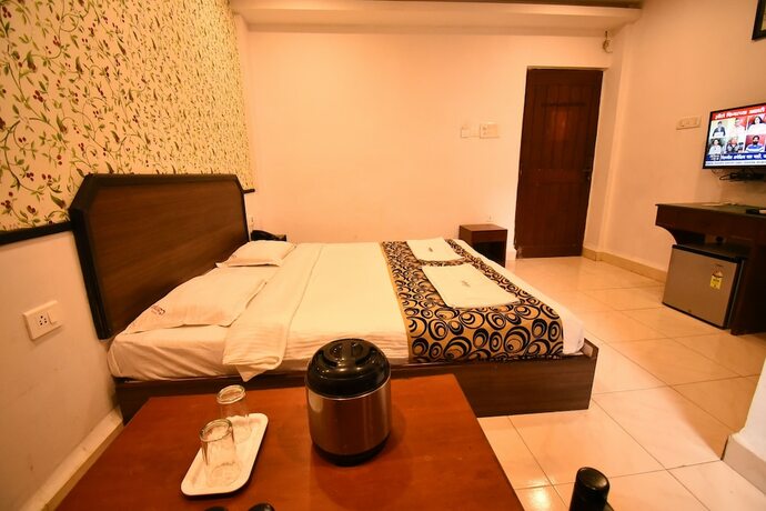 Imagen de la habitación del Hotel Campal. Foto 18