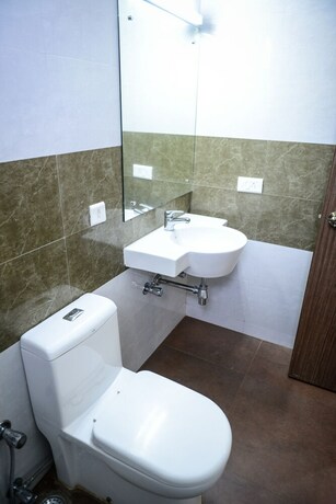 Imagen de la habitación del Hotel Campal. Foto 19