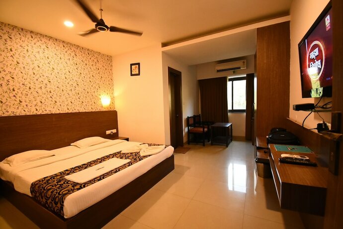 Imagen de la habitación del Hotel Campal. Foto 22
