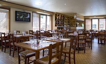 Imagen del bar/restaurante del Hotel Campanile Amiens - Glisy. Foto 4