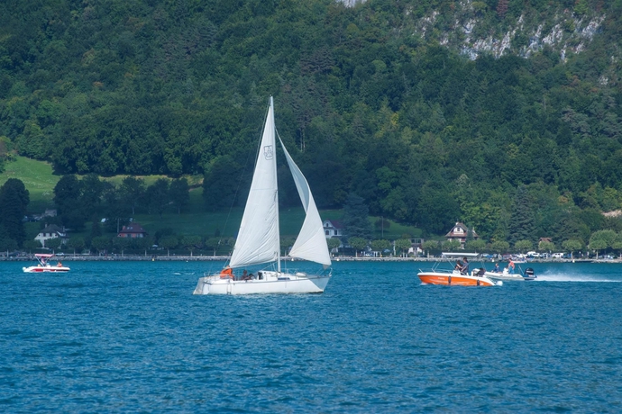 Imagen de los exteriores del Hotel Campanile Annecy Centre - Gare. Foto 11