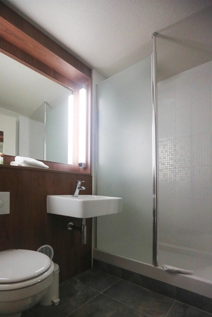 Imagen de la habitación del Hotel Campanile Antibes - Juan Les Pins. Foto 10