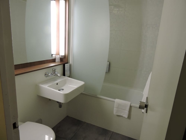 Imagen de la habitación del Hotel Campanile Auch. Foto 17