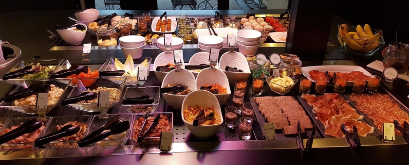 Imagen del bar/restaurante del Hotel Campanile Aurillac. Foto 5