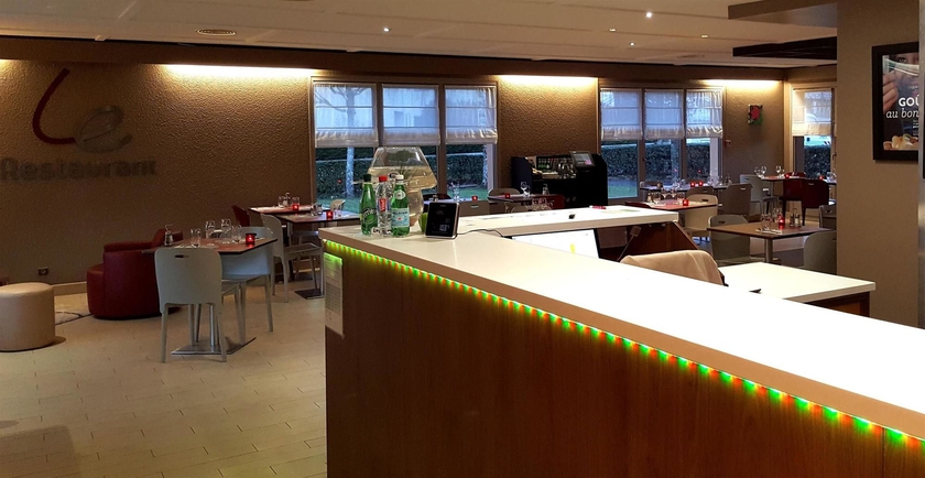 Imagen de los interiores del Hotel Campanile Aurillac. Foto 16